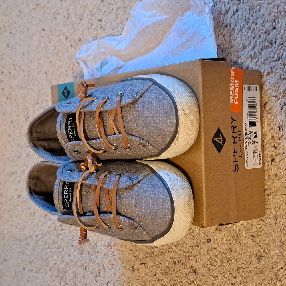 Size 7 Sperry Pier View 2 tone gray shoes